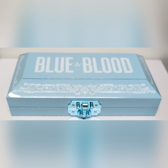 JEFFREE STAR COSMETICS Blue Blood ARTISTRY Pallette 18 Eyeshadows NWT - Picture 4 of 16
